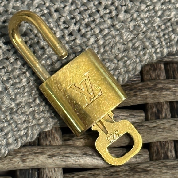 LV lock and key #323 on a necklace set. - Picture 3 of 6
